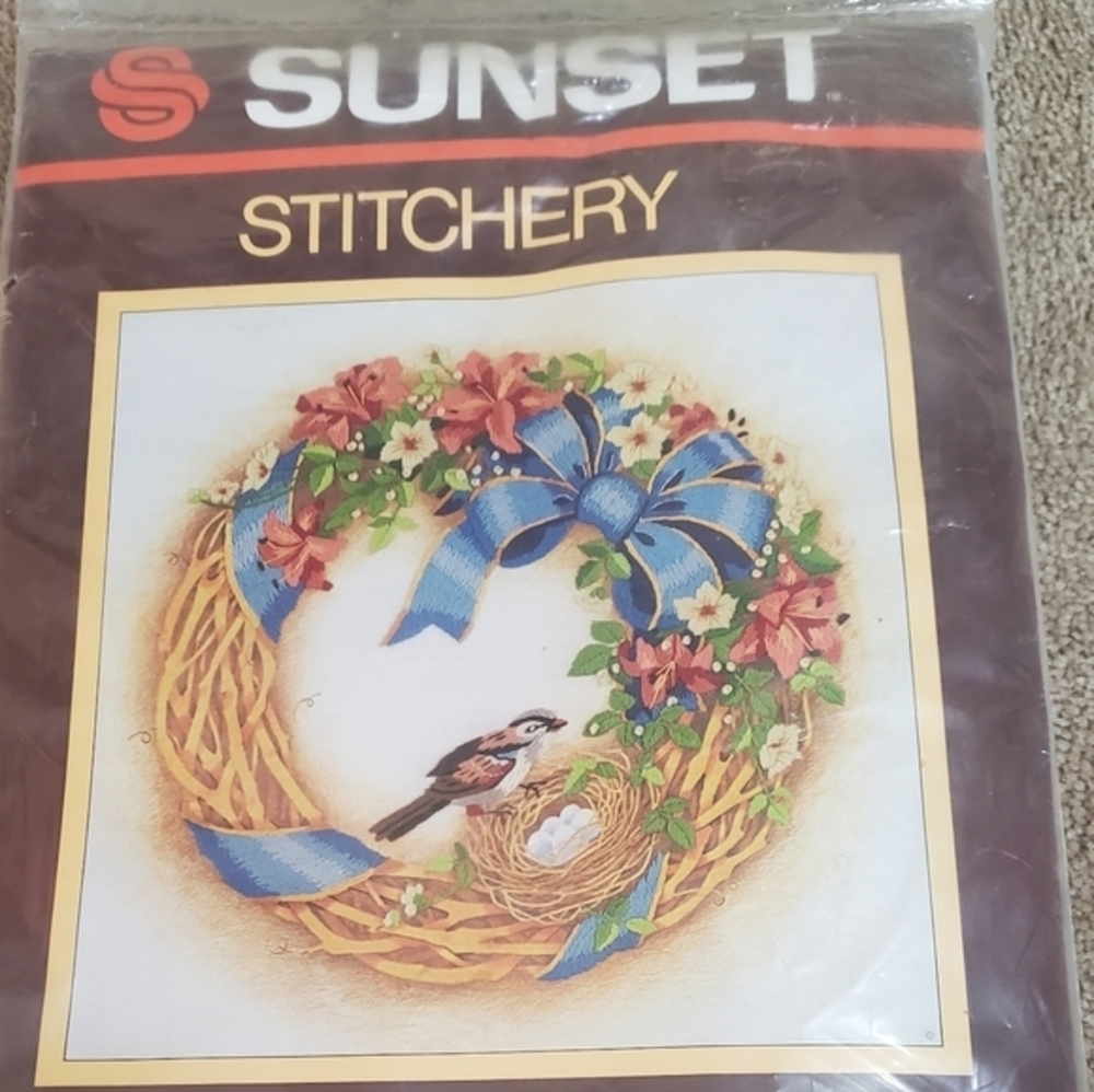 VINTAGE SUNSET‎ STITCHERY Spingtime Decor